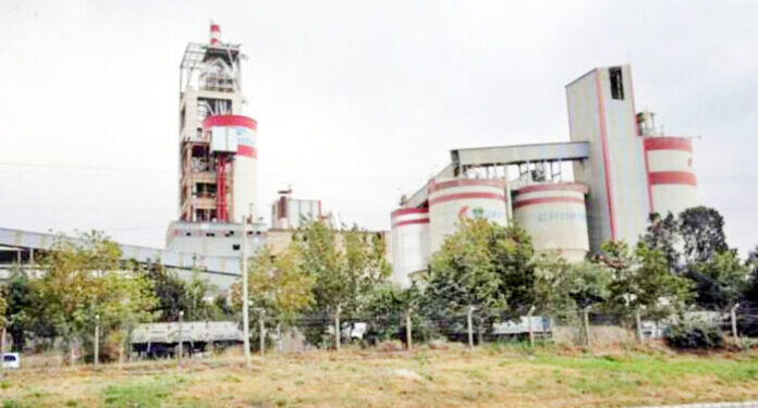 Yarattığı tahribatla uzun yıllardır gündemde olan Van Çimento Fabrikası Meclis gündeminde