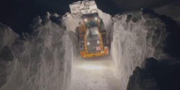 yuksekova-da-kar-tunellerinin-boyu-6-metreyi-asti-15500315_4039_m