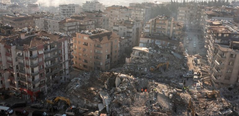 Lütfü Savaş: Hatay’da 20 bin kişi öldü, 24 bin yaralı var
