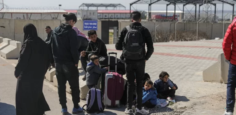 Türkiye’deki yüzlerce Suriyeli deprem sonrası Suriye’ye gitti