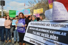 690x390cc-izm-18-02-2023-kadin-platformu-deprem-bolgesinde-kadinlarla-dayanismaya-iliskin-aciklama5