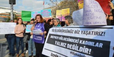 690x390cc-izm-18-02-2023-kadin-platformu-deprem-bolgesinde-kadinlarla-dayanismaya-iliskin-aciklama5