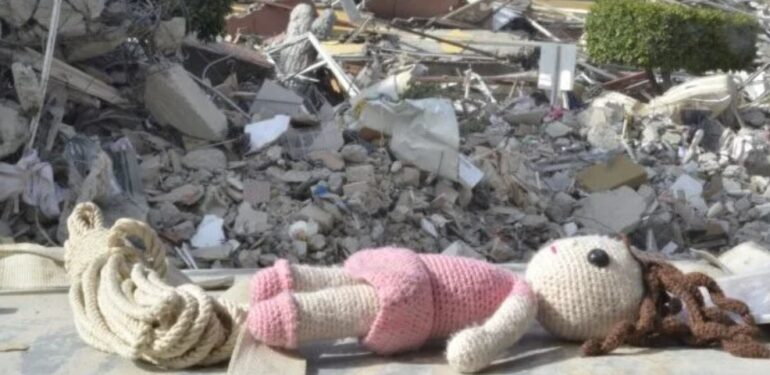 Adıyaman’da enkazda ölen annesinin siper olduğu 53 günlük bebeğe süt annelik yapıyor