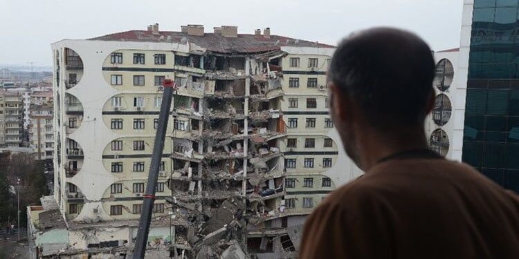 Diyarbakır’da 25 bina yıkılacak