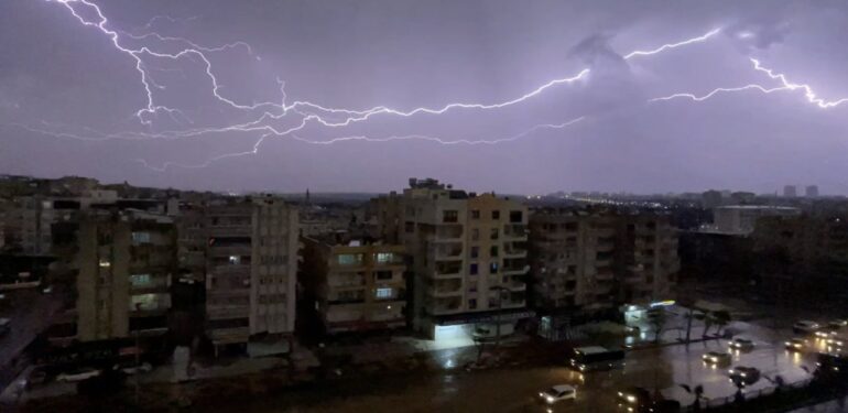 Urfa’da sağanak etkili oluyor