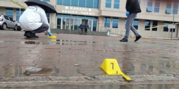 690x390cc-mrk-29-03-2023-adliye-onunde-kadina-saldiri-21