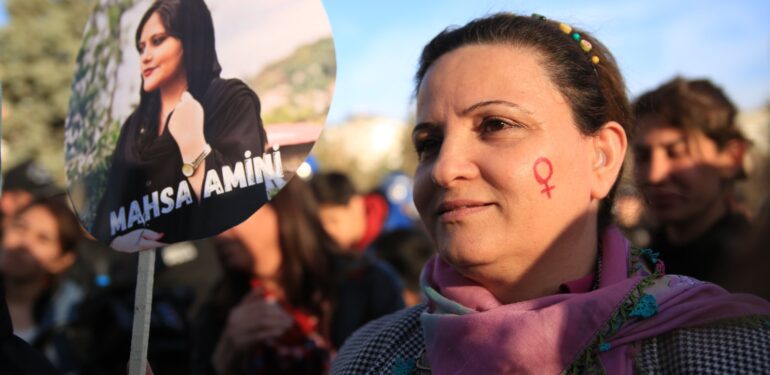Diyarbakır’da kadınların 8 Mart etkinliğine ‘yürüyüş’ engeli