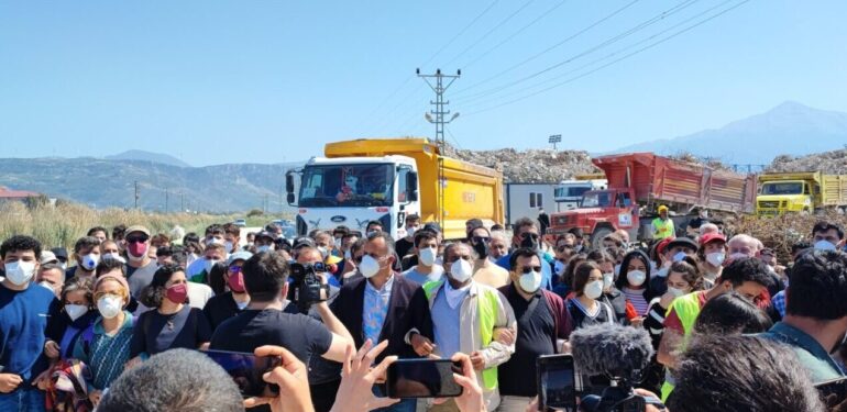 Samandağ’da enkaz döküm alanına karşı yaşam nöbeti başladı