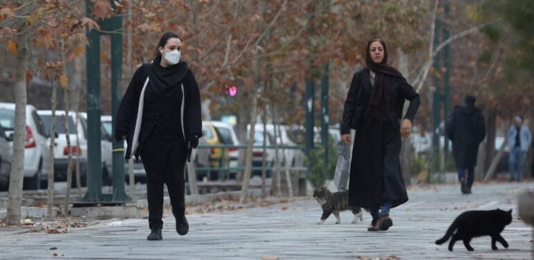 İran’da başörtüsü zorunluluğuna uymayanlar yargılanacak