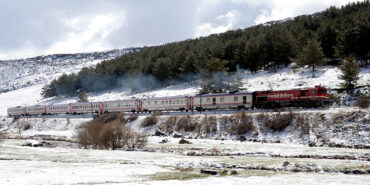 Mayis-ayinin-ilk-haftasinda-Erzurum-Kars-Ardahan-ve-Sivasin-bir-bolumunde-kar-etkili-oldu-Foto-AA