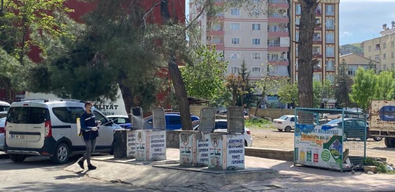 Siirt’te ilaçlama çalışmaları yapılıyor