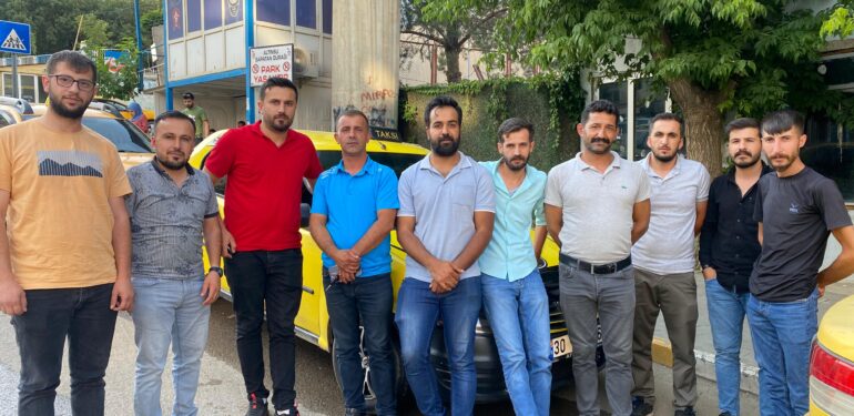 Hakkari’de akaryakıt zammını kontak kapatarak protesto ettiler