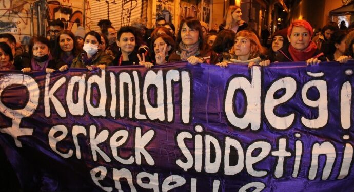 Kadınlar İstanbul Sözleşmesi’nden vazgeçmedi