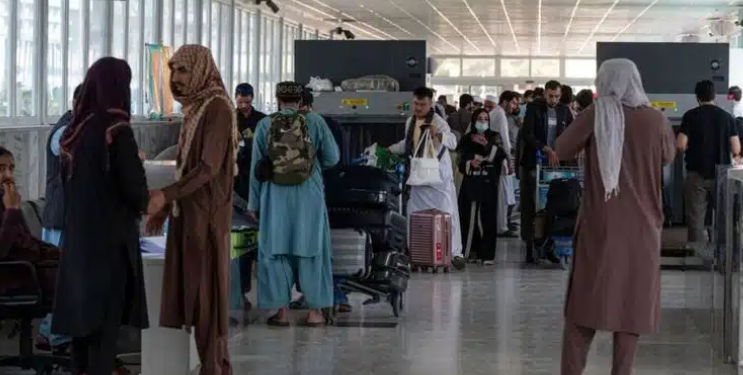Afganistan’da burs kazanan kadın öğrencilere Taliban engeli!