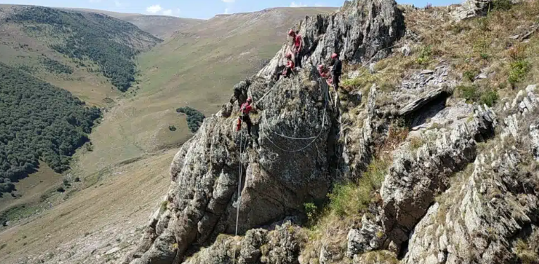 Ardahan’da mahsur kalan keçilere kurtarma operasyonu