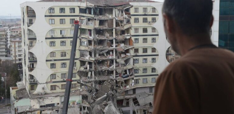 Diyarbakır’da deprem çalıştayı: Naci Görür katılacak