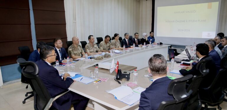 Hakkari’deki intihar vakaları masaya yatırıldı