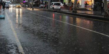 690x390cc-amd-15-03-2023-amed-yagmur-yollar-caddeler-trafk2