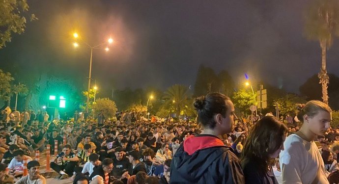 Adana ve Antalya’da öğrenci protestosu