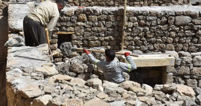 Çukurca’daki tarihi kale evleri turizme kazandırılacak