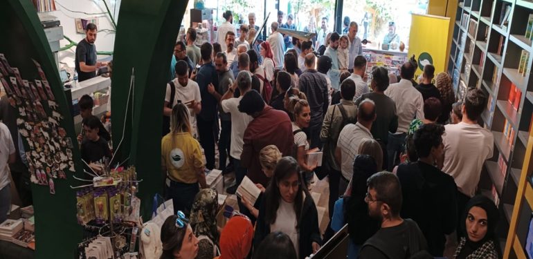 Murathan Mungan Diyarbakır’da okurlarıyla buluştu