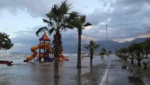 690x390cc-ada-27-11-2023-hatay-iskenderun-yagis4