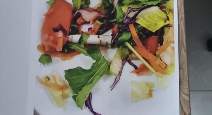 KYK yurdunda yemekten sigara izmariti çıktı