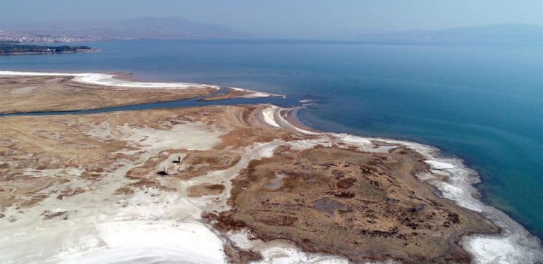 Van ve Bitlisli Vekillerden Van Gölü için Ortak Yasa Teklifi