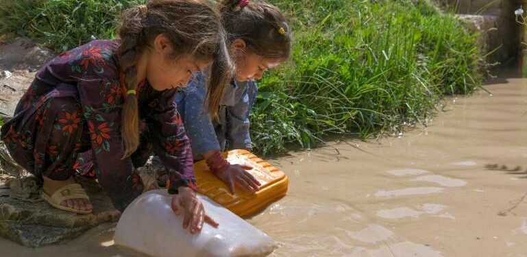 Her üç çocuktan biri su kıtlığı yaşıyor