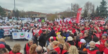 690x390cc-buyuk-emekli-mitingi