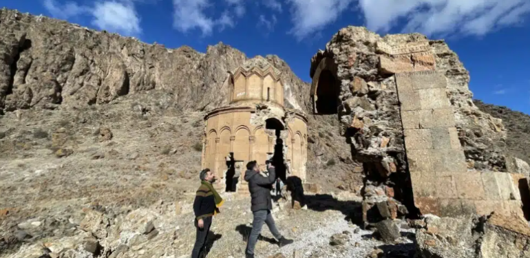 ‘Kayıp Taşın Fısıltısı’ belgeselinin çekimleri Kars’ta sürüyor