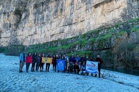 aa-20231207-33127886-33127883-yuksekovadaki-dogaseverler-semdinlide-doga-yuruyusu-yapti