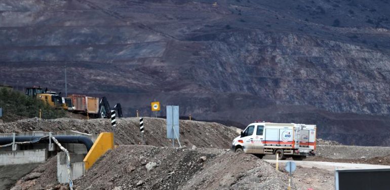 İliç’te toprak altındaki dokuz işçiye üç gündür ulaşılamadı