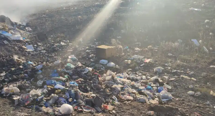Kars’ta çöpten tepeler