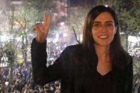 batman-belediye-baskani-gulustan-sonuk-mazbatasini-aldi-800x400