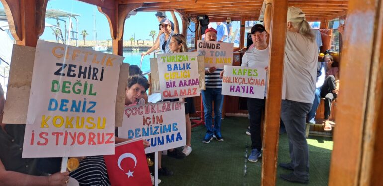 Mersin’de balık çiftliği protestosu