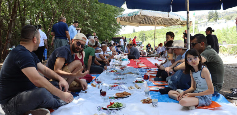 Mersin’de taş ocağına karşı yeryüzü sofrası