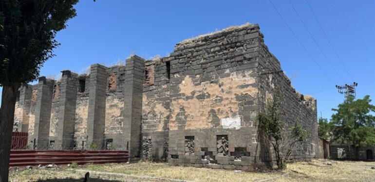 Diyarbakır’daki Surp Sarkis Kilisesi’nin restorasyonu TBMM gündeminde