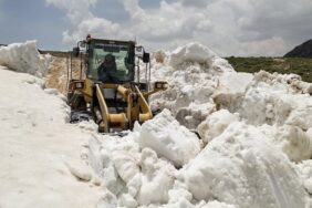 690x390cc-v-25-06-2024-buyuksehir-belediyesi-kar-temizleme3