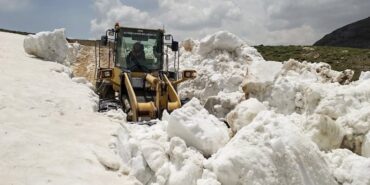 690x390cc-v-25-06-2024-buyuksehir-belediyesi-kar-temizleme3