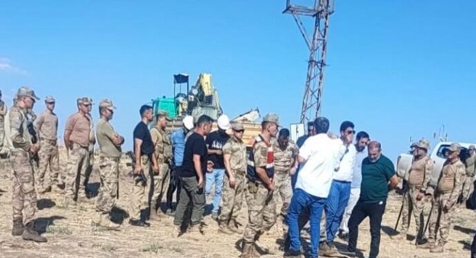 DEDAŞ, Mardin’de  çiftçilerin trafolarını söktü