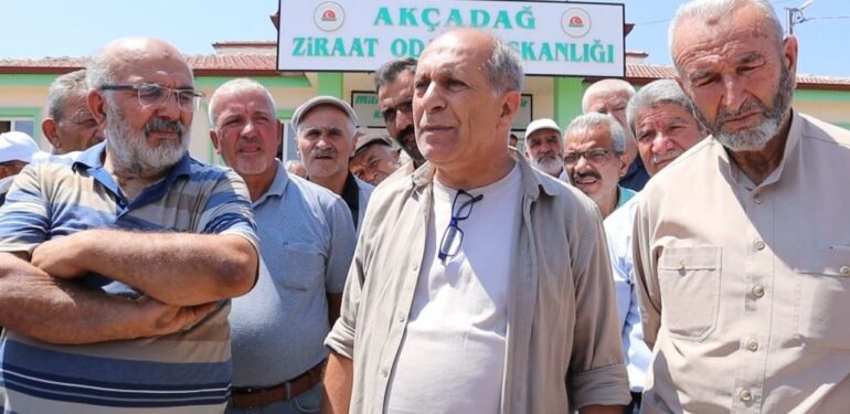 Malatyalı kayısı üreticilerinin fiyat isyanı