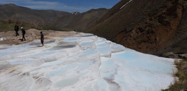 Van’ın saklı güzelliklerinden travertenler turizme kazandırılıyor