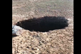 bingolde-yedi-metre-derinliginde-obruk-olustu_fe81225