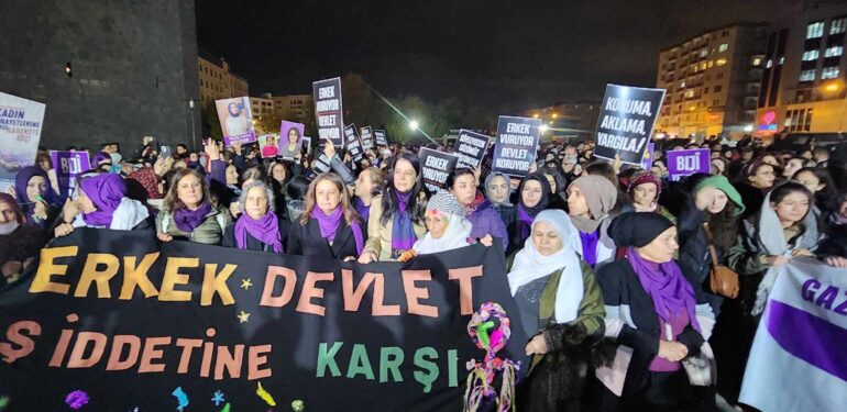 Diyarbakır sokaklarında ‘Jin, Jiyan, Azadi’ sloganları