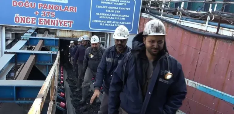 Somalı madenciler kömür ithalatına tepkili: Çocuklarımız aç kalır, ulusal çıkarlarımıza aykırı