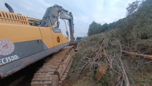 690x390cc-izm-17-02-2025-tire-cayirli-koylu-agac-kesimi-basladi2