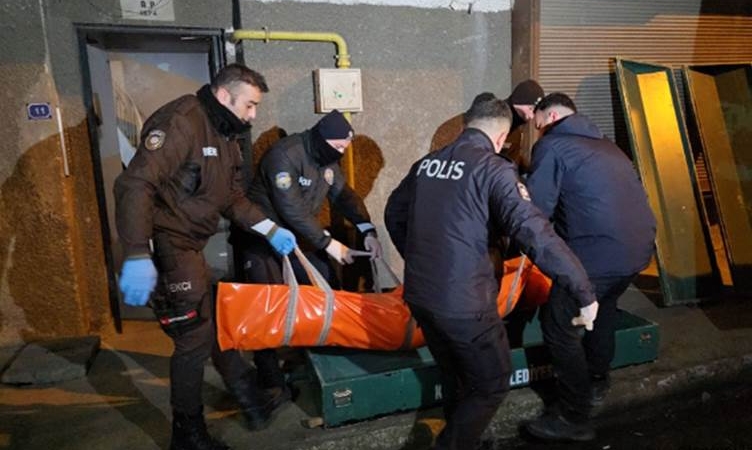 Çocukların gözleri önünde kardeşi ve eşini öldürdü