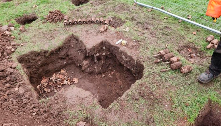 Çocuk parkında 176 adet bomba bulundu