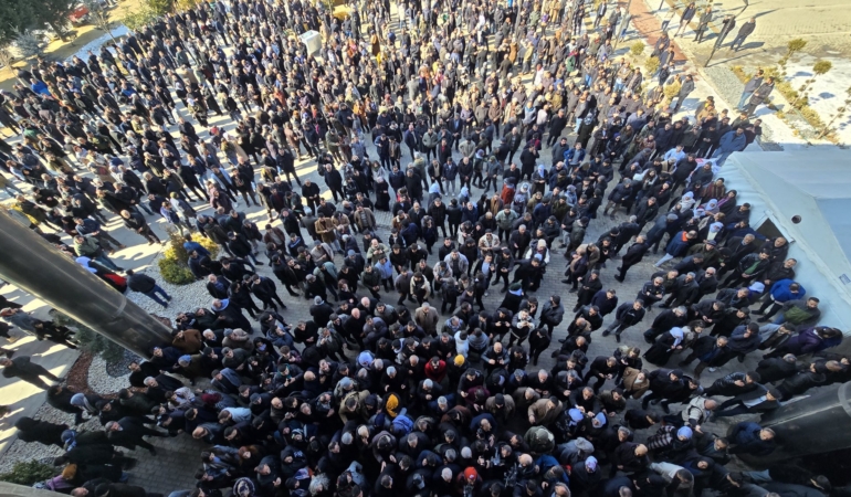 Van’da Zeydan’a verilen ceza protesto edilmeye devam ediyor